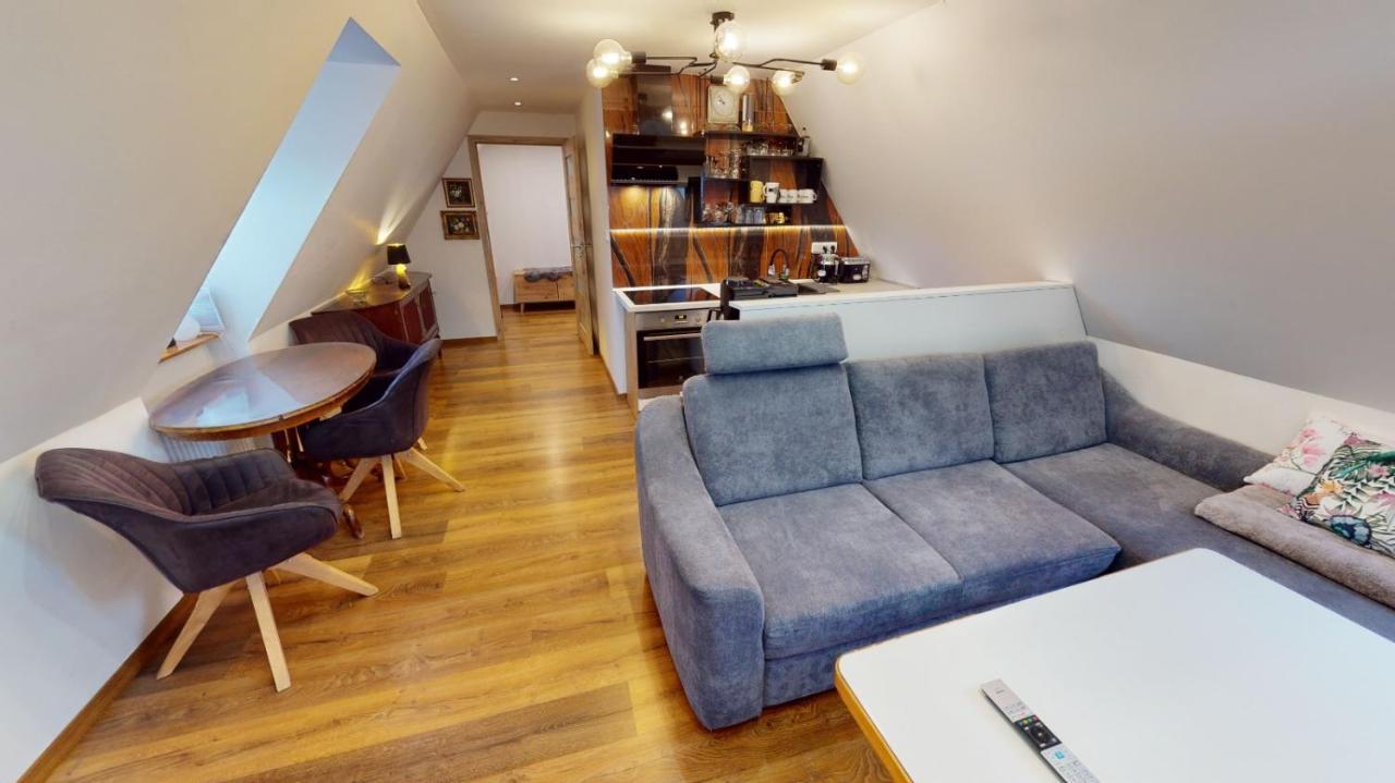 Apartman Ateliér Vary v nově zrekonstruovaném domě Karlovy Vary Esterno foto