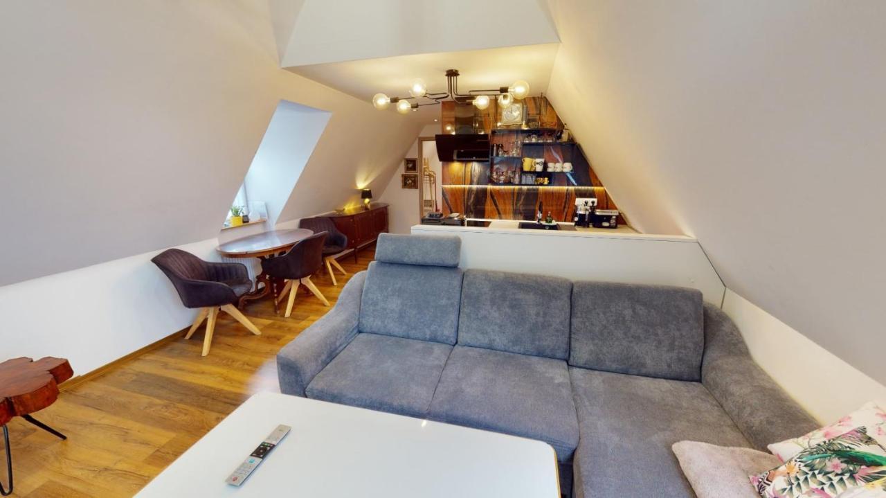 Apartman Ateliér Vary v nově zrekonstruovaném domě Karlovy Vary Esterno foto